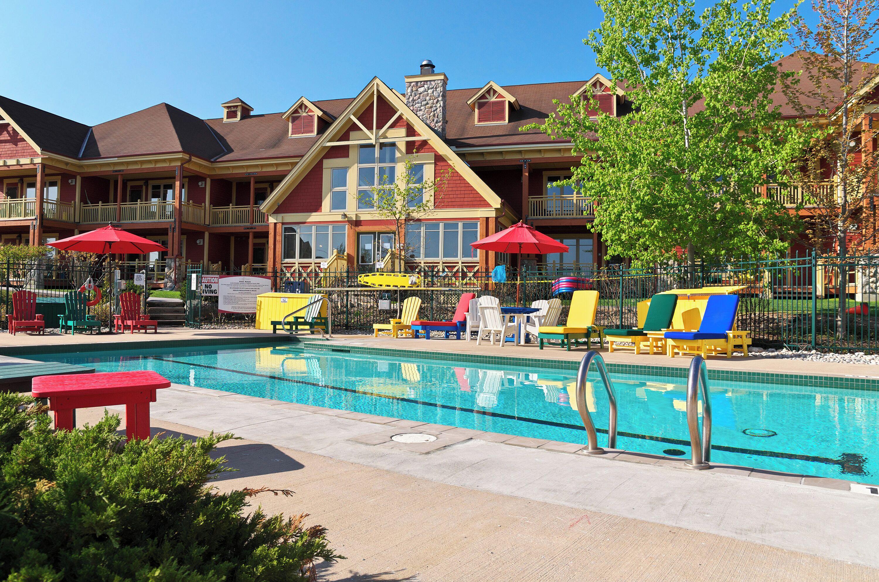 HOTEL EMBARC BLUE MOUNTAIN | ⋆⋆⋆ | BLUE MOUNTAINS, CANADA | SEASON DEALS  FROM $278